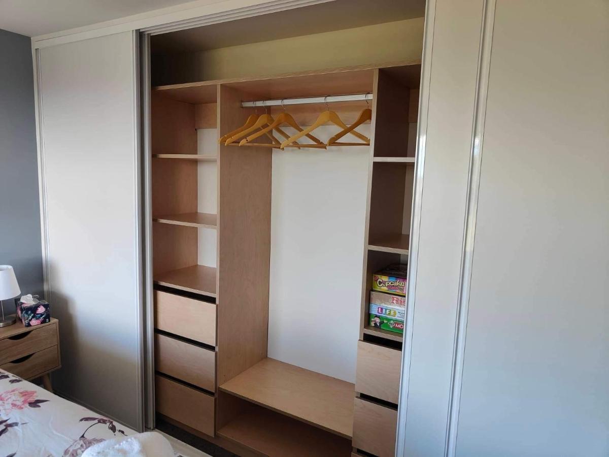 כרייסטצ'רץ' Fully Renovated Hillside Apartment Close To City מראה חיצוני תמונה