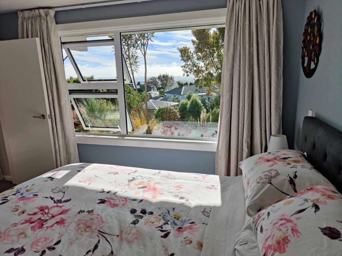 כרייסטצ'רץ' Fully Renovated Hillside Apartment Close To City מראה חיצוני תמונה